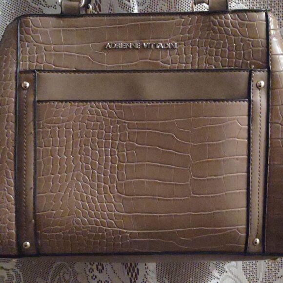 Adrienne Vittadini‎ tan faux alligator embossed handbag 13x9.5 - Picture 3 of 11